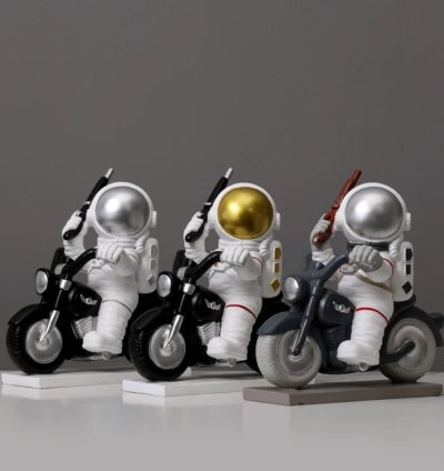 رائد فضاء ديكوري