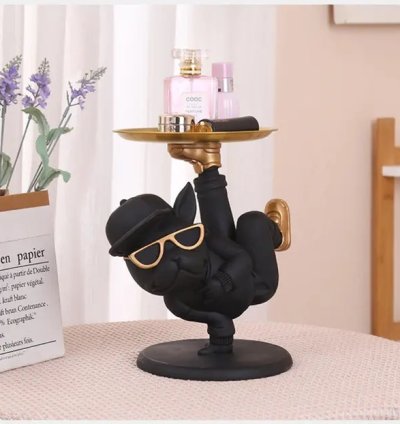 كلب ديكوري مع صينية تقديم