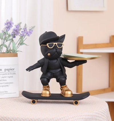 كلب ديكوري مع صينية تقديم