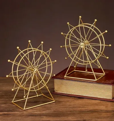 قطعة ديكورية على شكل عجلة ملاهي