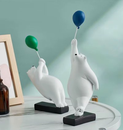 قطعة ديكورية على شكل دب