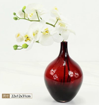 مزهرية زجاجية حمراء