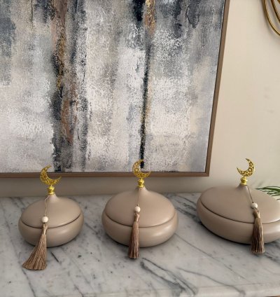 Metal date dish with Lid & gold crescent set of 3