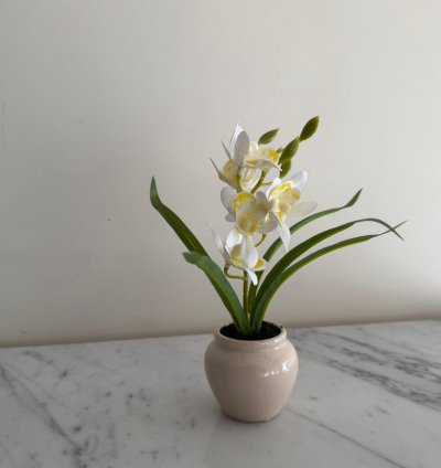 أوركيد صناعي بلمسة فاخرة