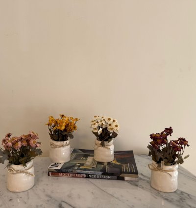 فازات زهور بلمسة رقيقة