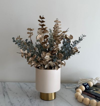 فازة فاخرة بلمسة ذهبية