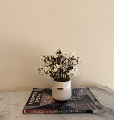 فازة ورد صناعي