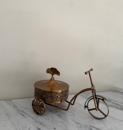 علبة تقديم فنتدج على شكل عجلة