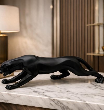 تمثال نمر أسود