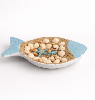 طبق سمكة بالأصداف