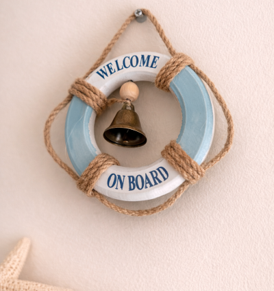 ديكور طوق نجاة بجرس